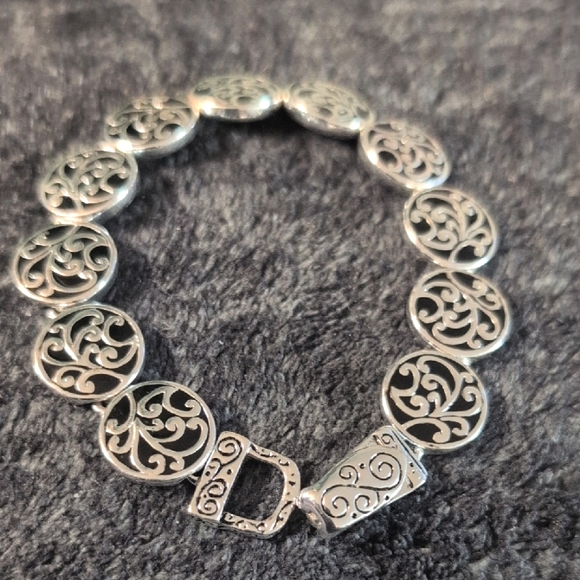 unbranded Jewelry - Silver Tone Bracelet
